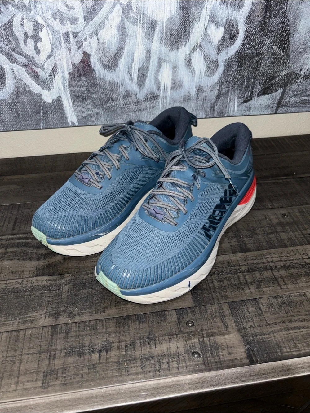 HOKA Bondi 7 running shoe MENS SZ 10.5